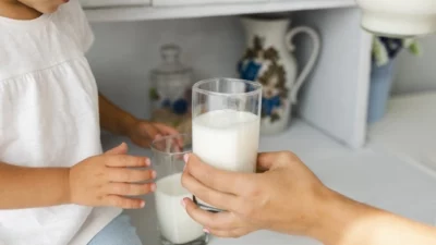 Mayoritas Anak Indonesia Tak Minum Susu, Mimpi Generasi Emas 2045 di Ujung Tanduk!