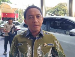 Situasi Belum Kondusif, Raja Juli Perkeruh Suasana Main Domino Bareng Eks Pembalak Liar