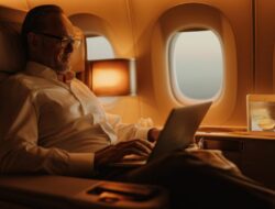 9 Maskapai Penerbangan Dengan Layanan First Class Terbaik Tahun 2025