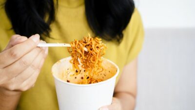 Ini Bahaya Konsumsi Mie Instan, 5 Korban Dirawat di Rumah Sakit Hingga Meninggal