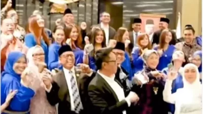 Joget di Atas Reruntuhan Bangsa