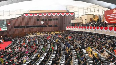 211 Anggota DPR Sembunyikan Latar Belakang Pendidikan, Kemunduran Demokrasi?