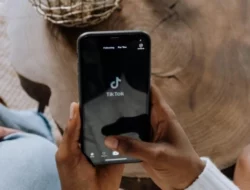 Anak 10 Tahun Habiskan Rp. 510 Juta Untuk Saweran, Orang Tua Seret TikTok dan Apple ke Meja Hijau