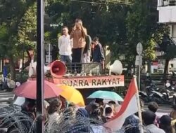 Sentral Gerakan Mahasiswa: Tangkap Menpora Dito Ariotedjo!