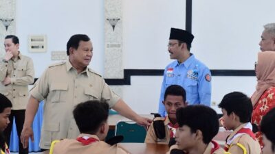 Prabowo Dukung Digitalisasi Pendidikan, Siap Hadirkan 330 Ribu Smart TV untuk Sekolah se-Indonesia