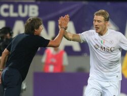 Rasmus Hojlund Gacor Usai Dipinjamkan ke Napoli, Cetak Gol ke Gawang Fiorentina
