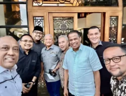 Viral! Foto Eks Menag Yaqut Bersama Fuad Hasan dan Para Pengusaha Haji.Umrah di Kantor Maktour