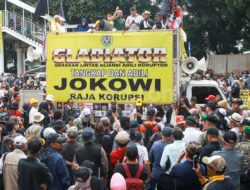Demo ‘Tangkap dan Adili Jokowi’ Tak Menarik Lagi! Massa Sedikit, Loe Lagi Loe Lagi!