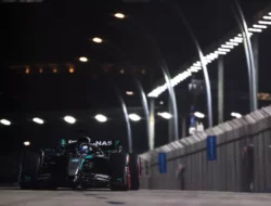 Asapi Max Verstappen, George Russell Raih Pole Position di Kualifikasi F1 GP Singapura