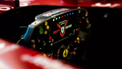 John Elkann Hadiahi Paus Leo XIV Setir Ferrari F1 Yang Pernah Dipakai Charles Leclerc