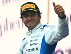 Samai Alain Prost, Carlos Sainz Podium Bagi 3 Tim Berbeda: Ferrari, McLaren dan Williams