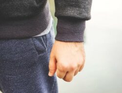 Jurnalis Warta Kota Dicekik Saat Liput Dapur SPPG Usai Keracunan Massal MBG di Pasar Rebo