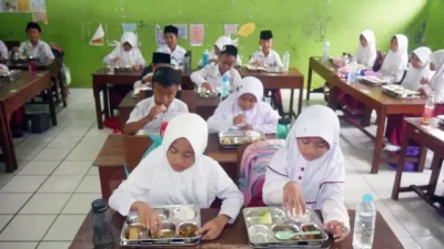 Yahya Zaini Tegas Tolak Kriminalisasi SPPG, Desak BGN Tanggung Biaya Semua Korban Keracunan