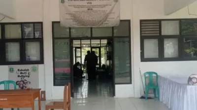 Gubernur Banten Banjir Kritik Usai Beri Sanksi Kepsek SMAN 1 Hanya Karena Viral Kasusnya