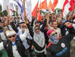 Ironi Warga Indonesia: Lowongan Kerja Terbatas, PHK Datang Bertubi-tubi