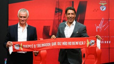 Belum 2 Minggu Latih Benfica, Jose Mourinho Berseteru Dengan Wasit