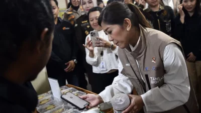 Menkomdigi Meutya Hafid: 250.000 Warga Sragen Gunakan Metode Pembayaran QRIS
