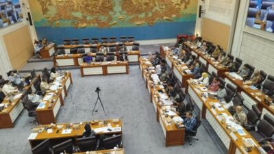 DPR Main Kotor? MK Dikangkangi?