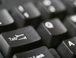 Sejarah Keyboard QWERTY: Awal Disusun Mirip Piano Hingga Dioprek Sholes