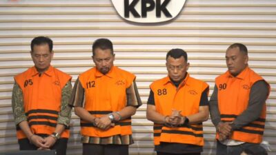 KPK Amankan Senpi dalam Penggeledahan Sejumlah Lokasi terkait Korupsi Pemkab Ponorogo