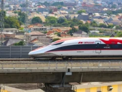 Prabowo Tugaskan Menko Airlangga, Menkeu Purbaya dan Rosan Cari Solusi Utang Jumbo Whoosh Rp. 120 Triliun