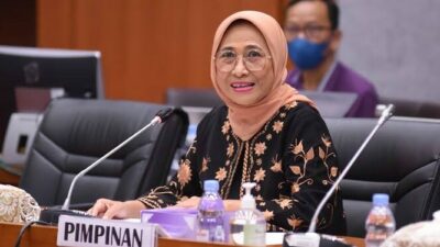 Hetifah Puji Prabowo Siapkan Smartboard Untuk Sekolah, Jawab Tantangan Pendidikan Gen Z dan Alpha