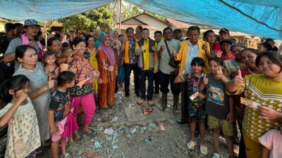 Ahmad Doli Kurnia Serahkan Sembako Untuk Korban Banjir di Sejumlah Kecamatan di Langkat