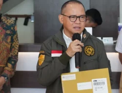 Menteri P2MI Mukhtarudin Terima Kedatangan Jenazah PMI Korban Kebakaran Hong Kong   