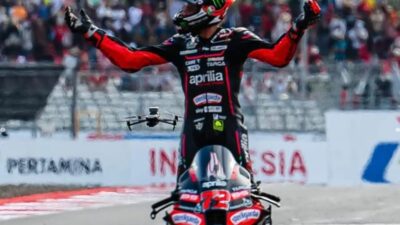Marco Bezzecchi Juara MotoGP Valencia 2025, Alex Marquez Gagal Podium