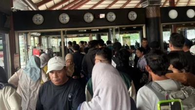 Penumpang Super Air Jet Cekcok Dengan Petugas Bandara, Delay 4 Jam Hanya Diberi 2 Potong Biskuit