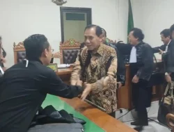 Terbukti Kelola Karaoke Striptis, Ketua Hanura Jateng Bambang Raya Divonis 8 Bulan Penjara
