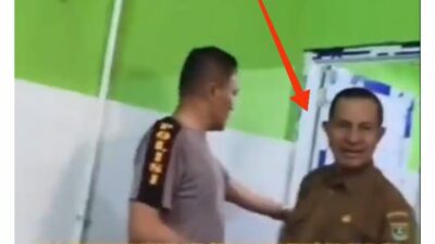 Diduga Lakukan Indehoi di Toilet Masjid, Pasangan Gay Digrebek Warga di Padang