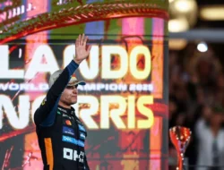 Tangis Lando Norris di Depan David Coulthard Usai Juara F1, Angkat Topi Pada McLaren