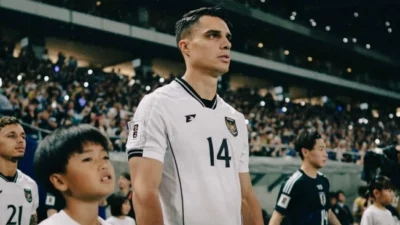 Tinggalkan Lommel SK, Joey Pelupessy Ikuti Jejak Thom Haye Bela Persib Bandung
