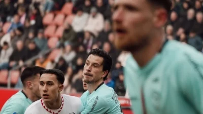 FC Utrecht Gantung Nasib Ivar Jenner dan Miliano Jonathans Jelang Bursa Transfer Musim Dingin 2026