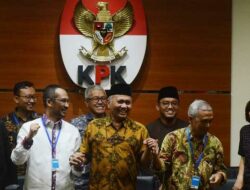 Busyro Muqoddas: Pemerintahan Prabowo Semakin Kehilangan Arah!