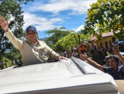 Rocky Gerung Sentil Pejabat yang ‘Flexing’, Prabowo Perlu Sosok Jujur Untuk Kendalikan Bencana