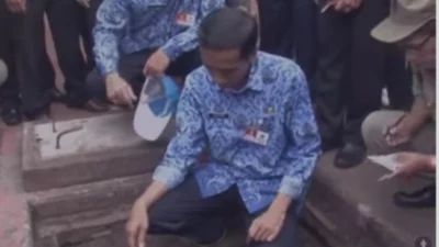 13 Tahun Jokowi Masuk Gorong-gorong, Momen Ikonik Yang Ubah Wajah Politik Indonesia