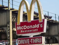 Insiden Fatal di Drive-Thru McDonald’s, Pelanggan Tewas Terjepit Mobil Sendiri