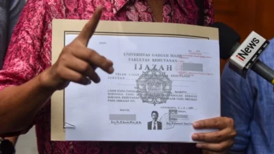 Terungkap! Ini Daftar 9 Informasi Ijazah Jokowi Yang Sengaja Ditutup-tutupi KPU