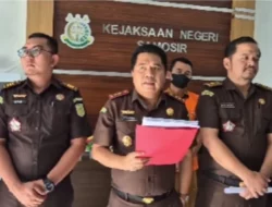 Rugikan Negara Rp. 516 Juta, Kadinsos Samosir Jadi Tersangka Korupsi Bantuan Korban Banjir Bandang