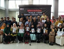 Bedah buku di Bandung: Adili Jokowi, Makzulkan Gibran!