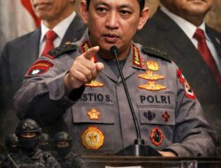 Tolak Polisi di Bawah Kementerian, Kajian Politik Merah Putih: Listyo Sigit Diduga Dibekingi “Geng Jokowi” dan Pegang Data Kelemahan Prabowo
