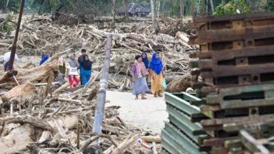 Perbankan Nasional Didesak Setop Biayai Sektor Perusak Lingkungan di Sumatera
