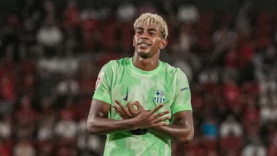 Bintang Barcelona Yamine Lamal Kena Star Syndrime, Suka Jadi Bintang dan Disorot Kamera