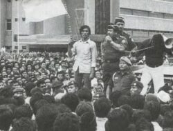 Cita-cita MALARI 1974 di Tengah Mahalnya Demokrasi