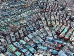 Ribuan Kapal Menumpuk Semrawut di Pelabuhan Muara Angke, Nelayan Berhari-hari Tak Bisa Melaut