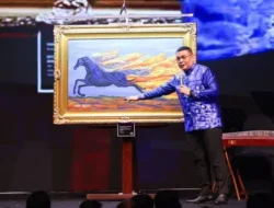 Low Tuck Kwong Menang Lelang Lukisan Kuda Api Karya SBY Seharga Rp. 6,5 Miliar