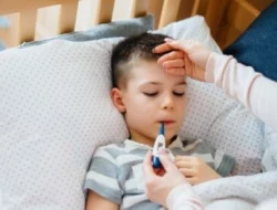 Musim Hujan Makin Panjang, IDAI Minta Orang Tua Tidak Paksa Anak Yang Sakit Pergi Sekolah