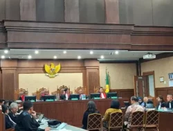 Eks Stafsus Nadiem Digaji Rp. 50 Juta Terseret Korupsi, Guru Mengabdi Mendidik Digaji Rp. 400 ribu